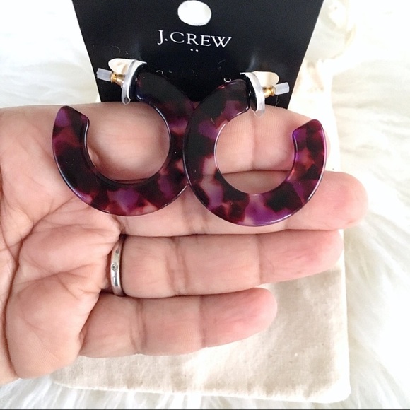 J. Crew Thick Flat Tortoise Hoop Earring - Picture 2 of 3